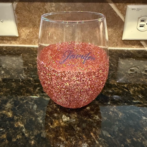 “Jennifer” Pink Glitter Stemless Wine Glass - Picture 1 of 2